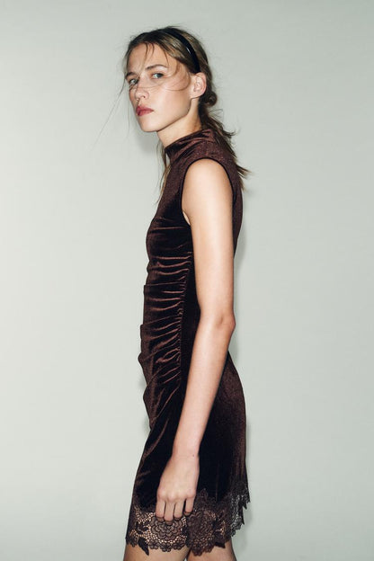 Clara Lace Trim